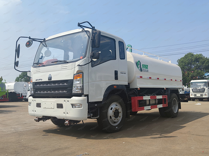 Howo 4x2 truk waterk meter kubik