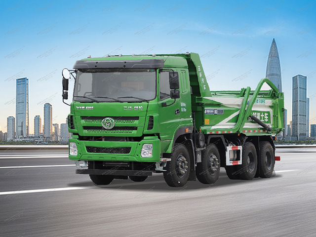 Truk kotoran yulong 8 × 4