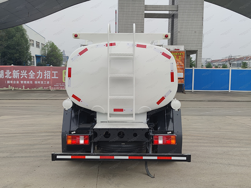 Howo 4x2 15 truk tangki air meter kubik