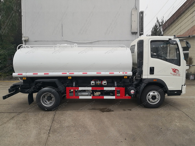 Howo 8 Cubic Meter Water Tank Truck