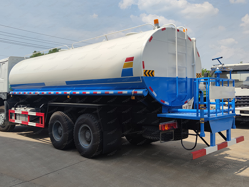 Howo 6x4 25 truk tangki air meter kubik