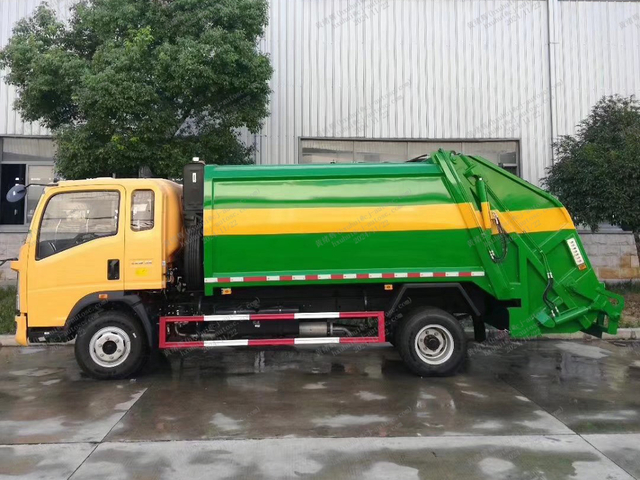 Howo 116hp 6m3 compactor