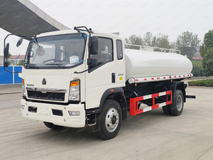 Howo 4x2 15 truk tangki air meter kubik