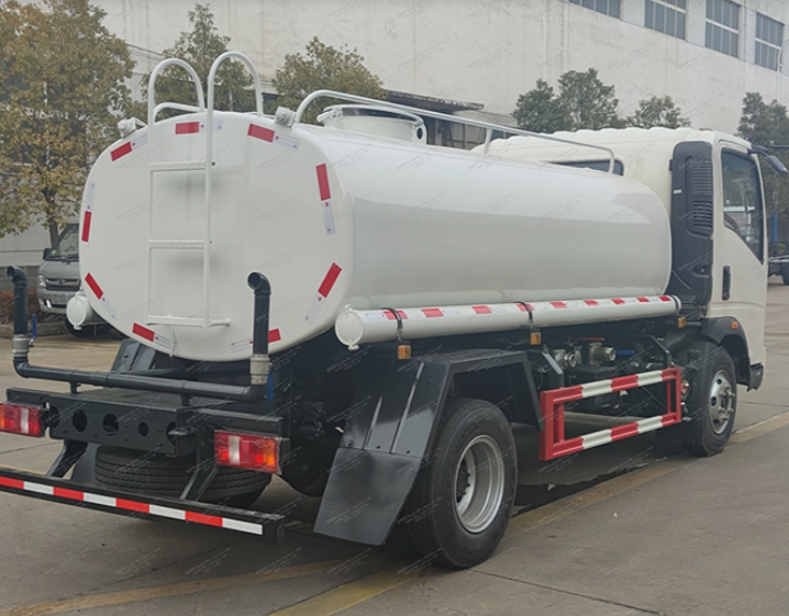 Howo 4x2 8 Truk tangki air meter kubik